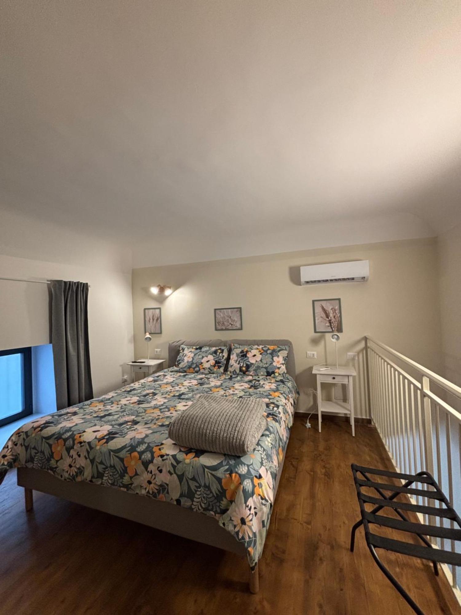 Sicily Loft Living 2 Apartment คาตาเนีย ภายนอก รูปภาพ